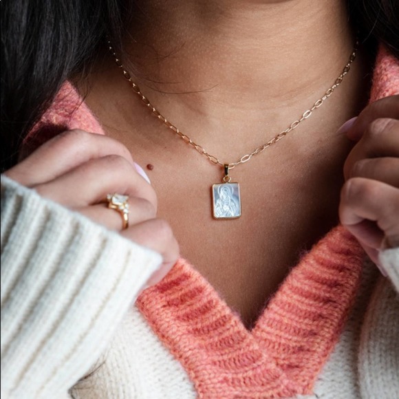 *EVA* Rectangular Carved Shell Religious Pendants - Picture 11 of 11